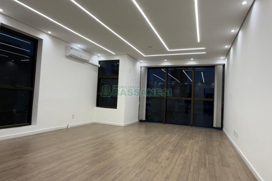 Sala com 46m², no bairro Centro em Caxias do Sul para Alugar