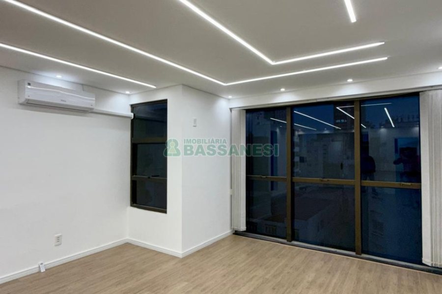 Sala com 46m², no bairro Centro em Caxias do Sul para Alugar