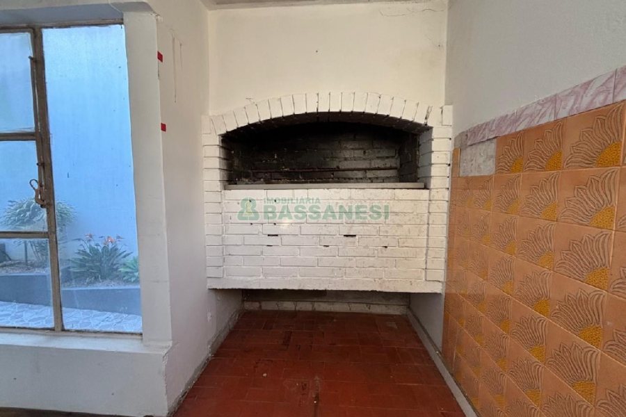 Casa Comercial com 230m², no bairro Sagrada Família em Caxias do Sul para Alugar