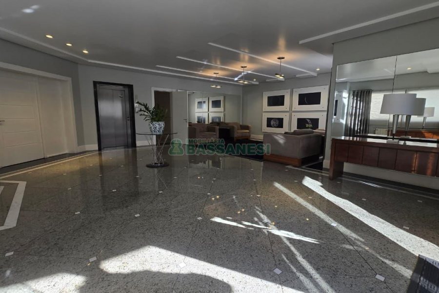 Apartamento com 313m², 3 dormitórios, 4 vagas, no bairro Exposição em Caxias do Sul para Comprar