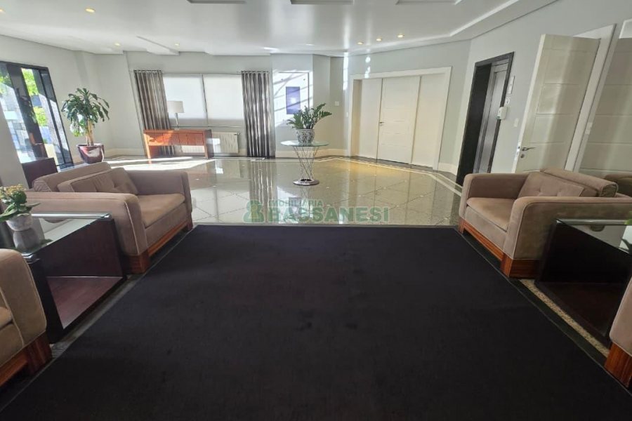 Apartamento com 313m², 3 dormitórios, 4 vagas, no bairro Exposição em Caxias do Sul para Comprar