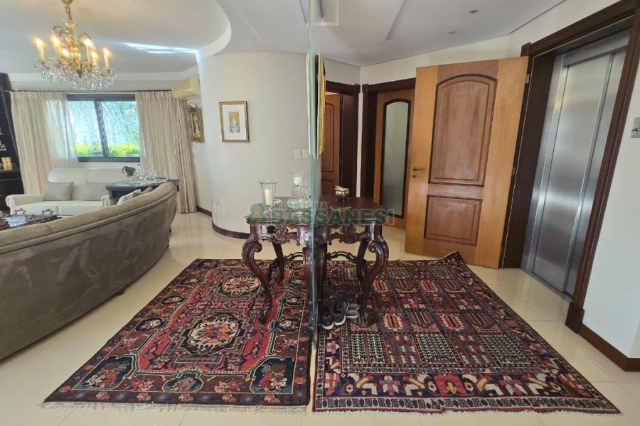 Apartamento com 313m², 3 dormitórios, 4 vagas, no bairro Exposição em Caxias do Sul para Comprar