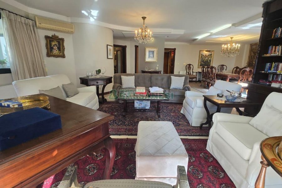 Apartamento com 313m², 3 dormitórios, 4 vagas, no bairro Exposição em Caxias do Sul para Comprar