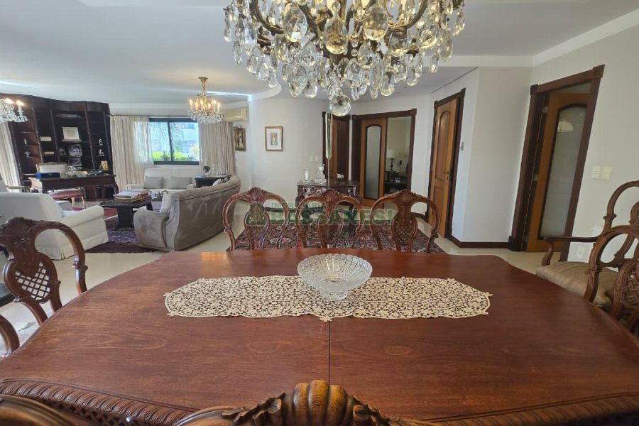 Apartamento com 313m², 3 dormitórios, 4 vagas, no bairro Exposição em Caxias do Sul para Comprar