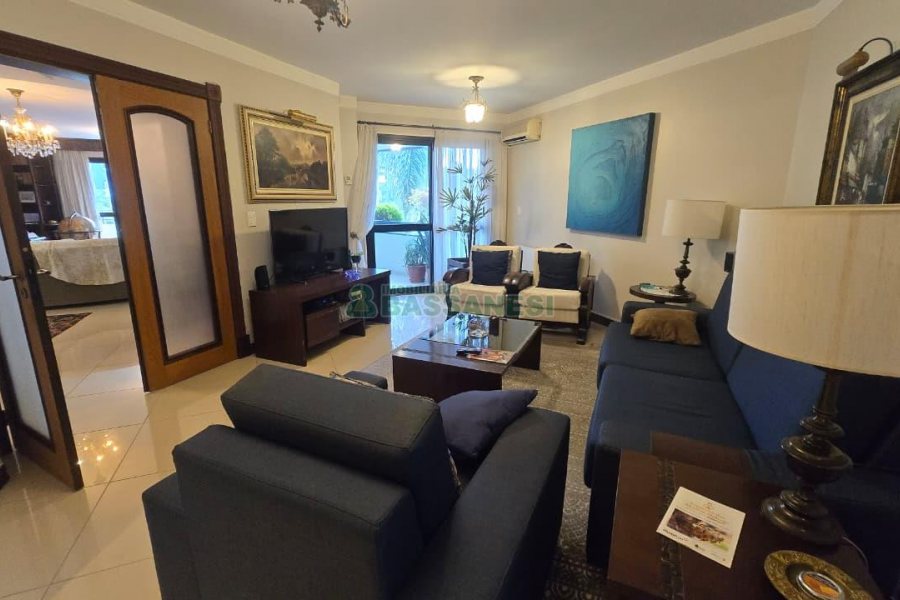 Apartamento com 313m², 3 dormitórios, 4 vagas, no bairro Exposição em Caxias do Sul para Comprar