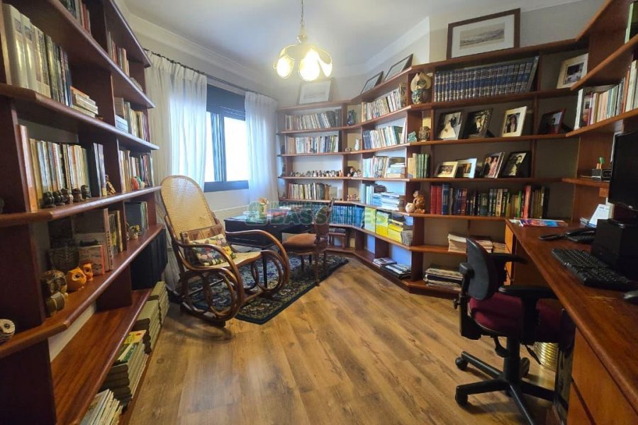 Apartamento com 313m², 3 dormitórios, 4 vagas, no bairro Exposição em Caxias do Sul para Comprar