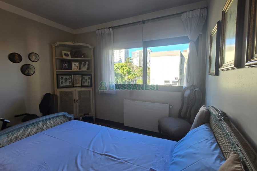 Apartamento com 313m², 3 dormitórios, 4 vagas, no bairro Exposição em Caxias do Sul para Comprar