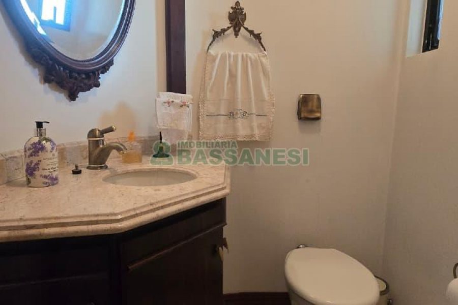 Apartamento com 313m², 3 dormitórios, 4 vagas, no bairro Exposição em Caxias do Sul para Comprar