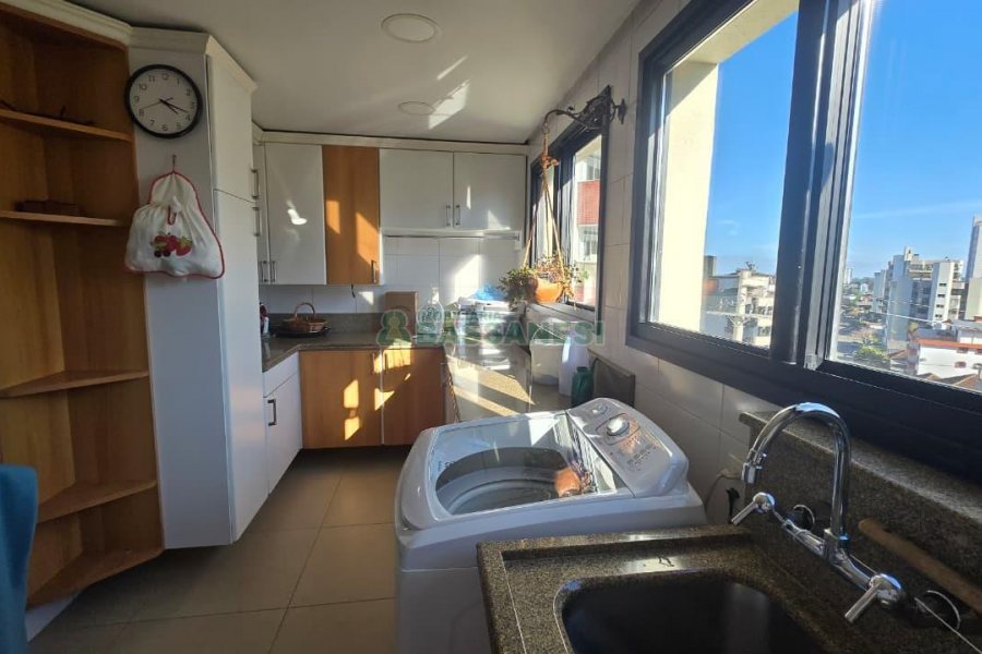 Apartamento com 313m², 3 dormitórios, 4 vagas, no bairro Exposição em Caxias do Sul para Comprar