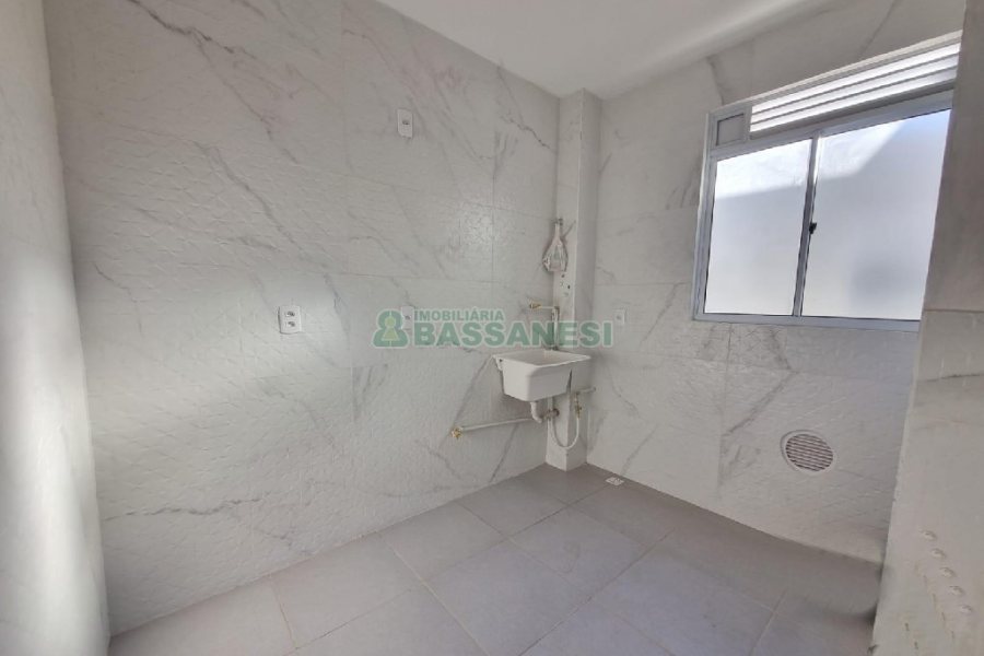 Apartamento com 38m², 2 dormitórios, 1 vaga, no bairro Desvio Rizzo em Caxias do Sul para Alugar
