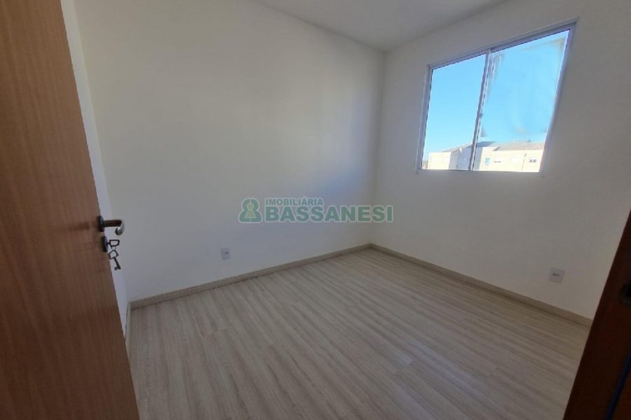 Apartamento com 38m², 2 dormitórios, 1 vaga, no bairro Desvio Rizzo em Caxias do Sul para Alugar