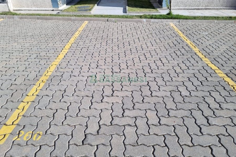 Apartamento com 38m², 2 dormitórios, 1 vaga, no bairro Desvio Rizzo em Caxias do Sul para Alugar