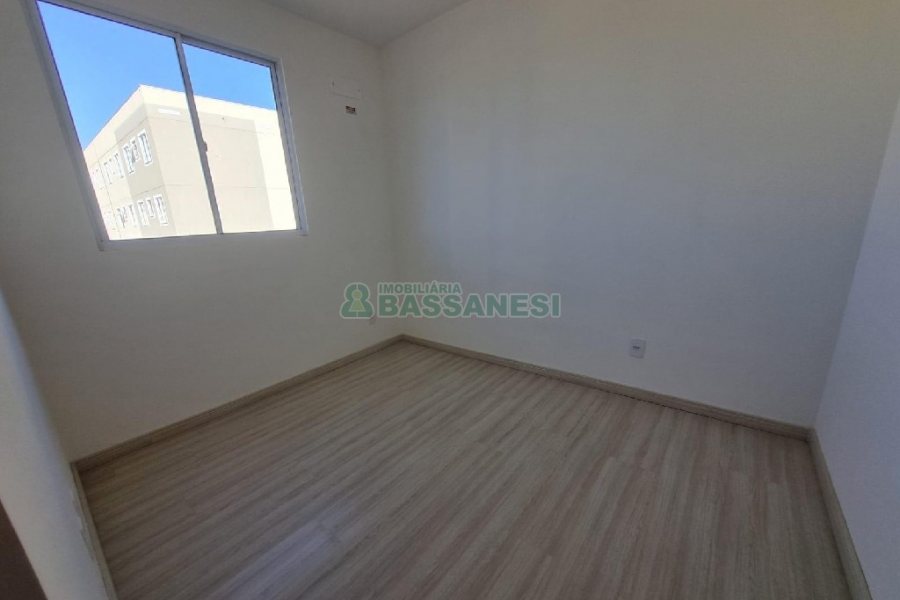 Apartamento com 38m², 2 dormitórios, 1 vaga, no bairro Desvio Rizzo em Caxias do Sul para Alugar