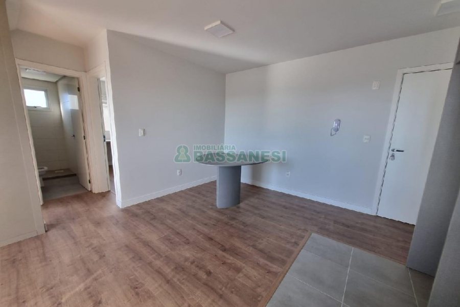 Apto Mobiliado com 55m², 2 dormitórios, 1 vaga, no bairro Panazzolo em Caxias do Sul para Alugar