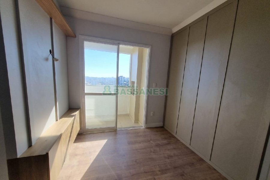 Apto Mobiliado com 55m², 2 dormitórios, 1 vaga, no bairro Panazzolo em Caxias do Sul para Alugar