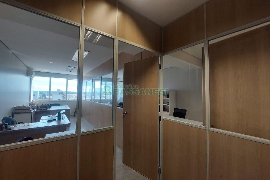 Sala com 64m², 1 vaga, no bairro São Pelegrino em Caxias do Sul para Alugar