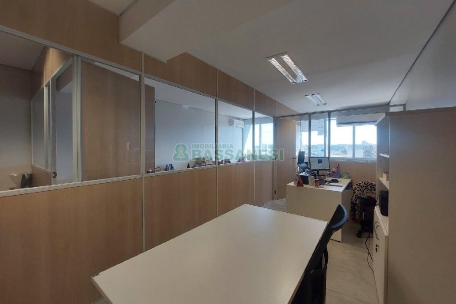 Sala com 64m², 1 vaga, no bairro São Pelegrino em Caxias do Sul para Alugar