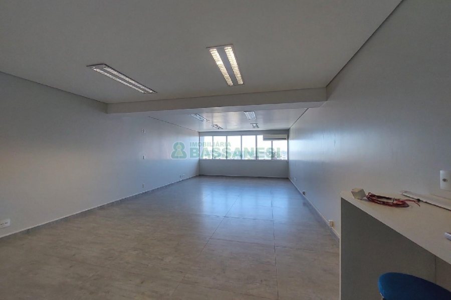 Sala com 64m², 1 vaga, no bairro São Pelegrino em Caxias do Sul para Alugar