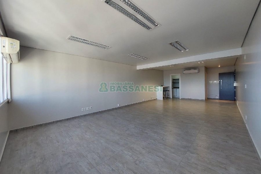 Sala com 64m², 1 vaga, no bairro São Pelegrino em Caxias do Sul para Alugar