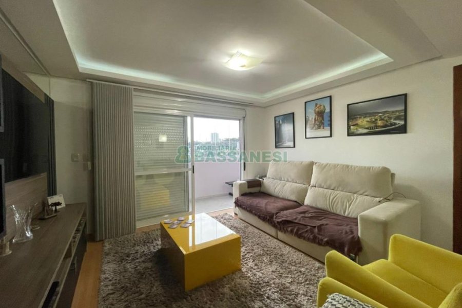 Apartamento com 110m², 2 vagas, no bairro Cruzeiro em Caxias do Sul para Comprar