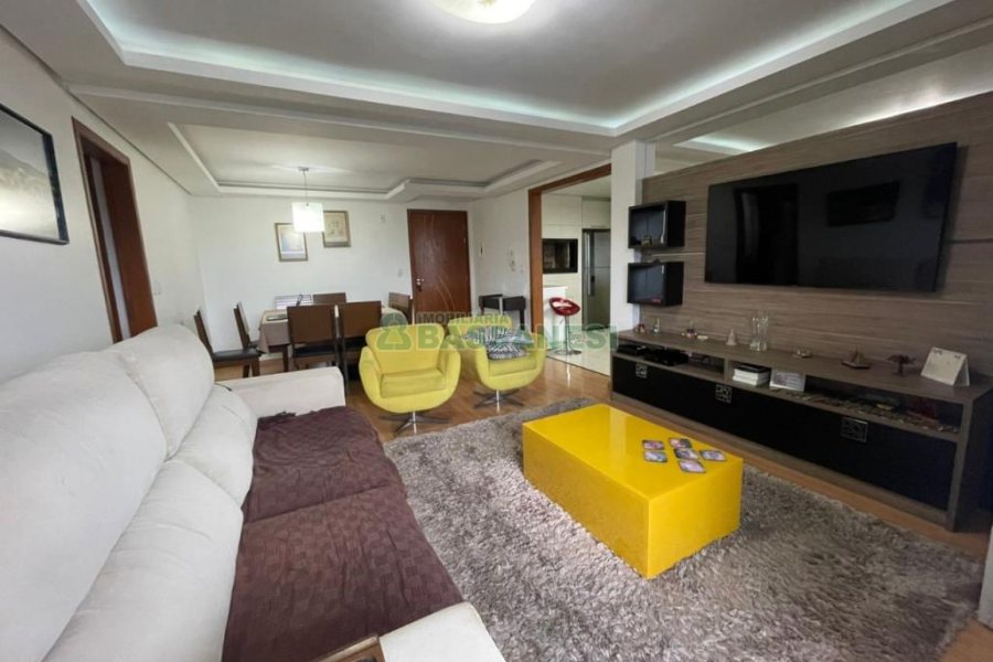 Apartamento com 110m², 2 vagas, no bairro Cruzeiro em Caxias do Sul para Comprar