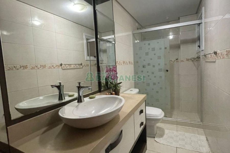 Apartamento com 110m², 2 vagas, no bairro Cruzeiro em Caxias do Sul para Comprar