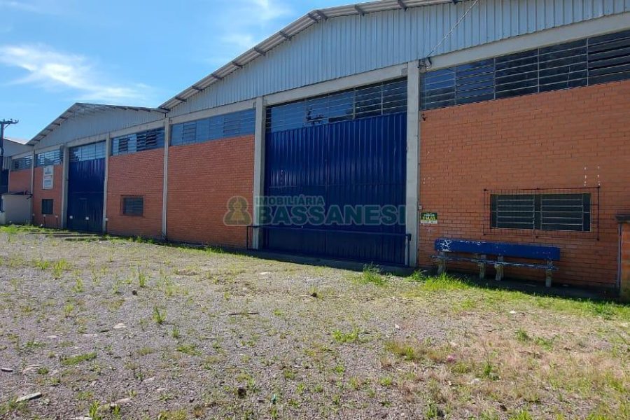 Pavilhão com 2100m², no bairro Linha 40 em Caxias do Sul para Alugar