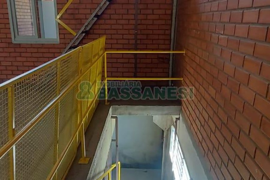 Pavilhão com 2100m², no bairro Linha 40 em Caxias do Sul para Alugar