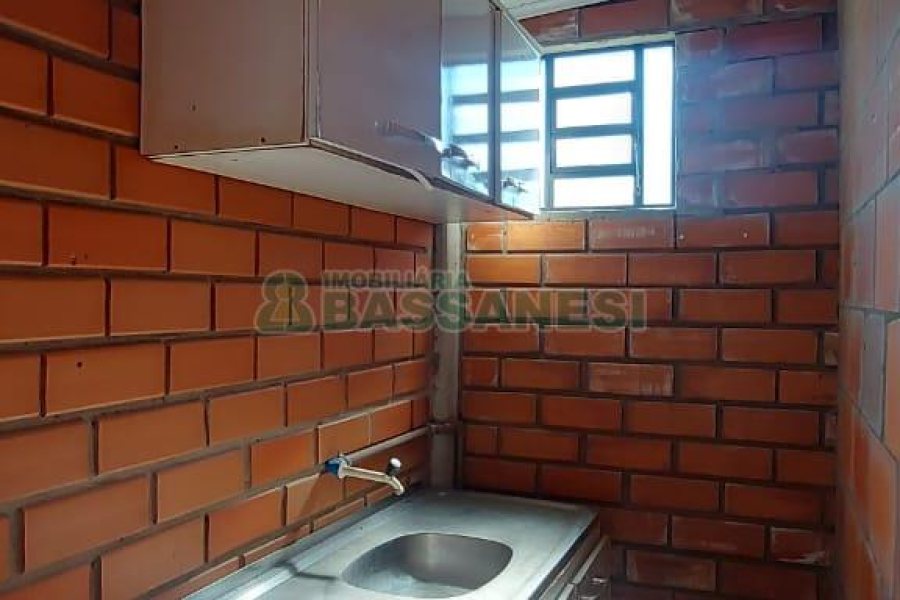 Pavilhão com 2100m², no bairro Linha 40 em Caxias do Sul para Alugar