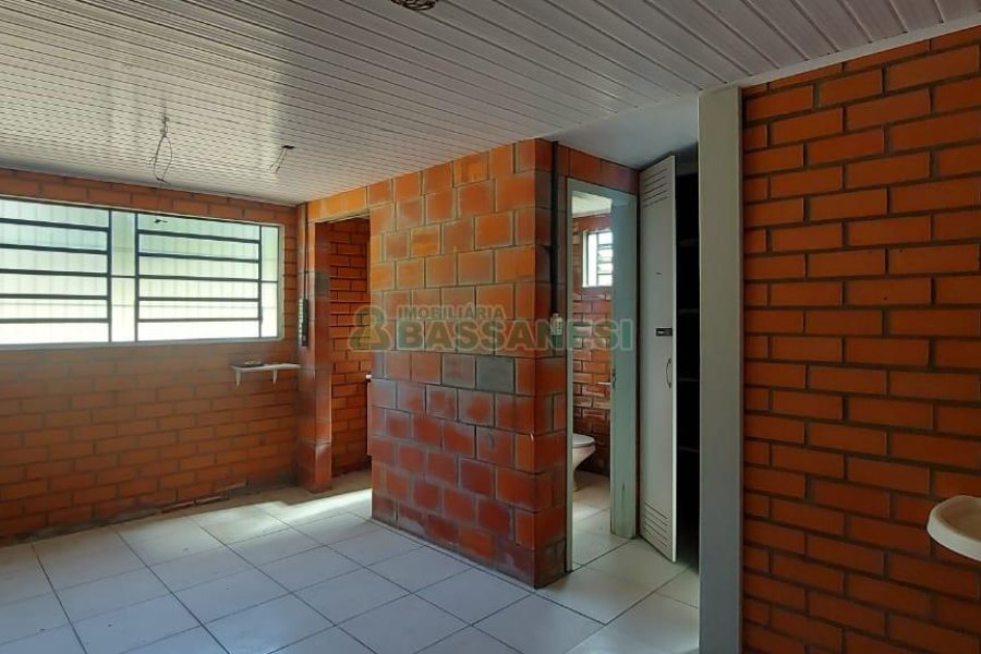 Pavilhão com 2100m², no bairro Linha 40 em Caxias do Sul para Alugar