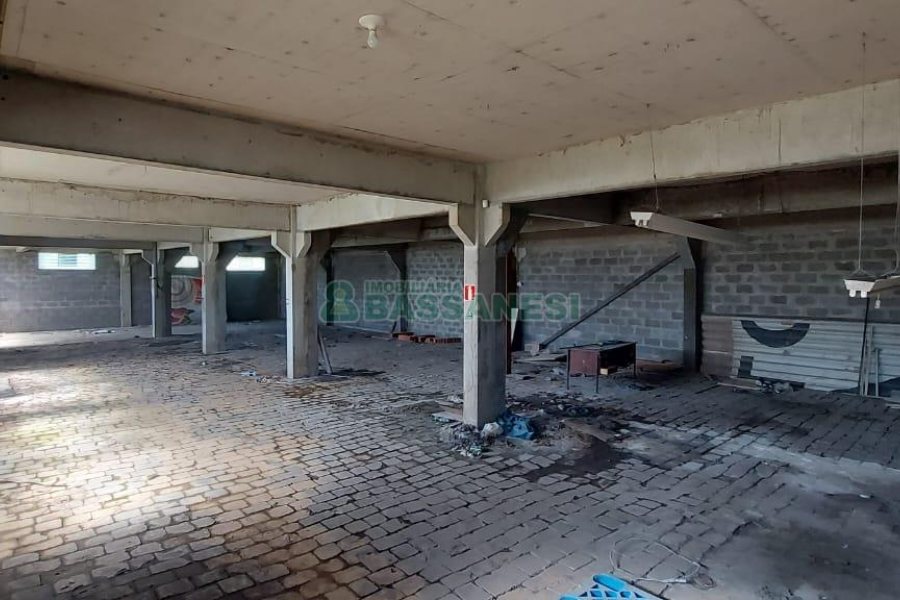 Pavilhão com 2100m², no bairro Linha 40 em Caxias do Sul para Alugar