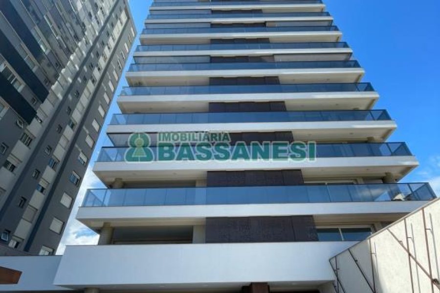 Apartamento com 149m², 3 dormitórios, 2 vagas, no bairro Rio Branco em Caxias do Sul para Comprar