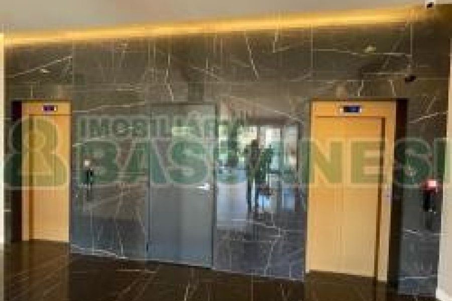 Apartamento com 149m², 3 dormitórios, 2 vagas, no bairro Rio Branco em Caxias do Sul para Comprar