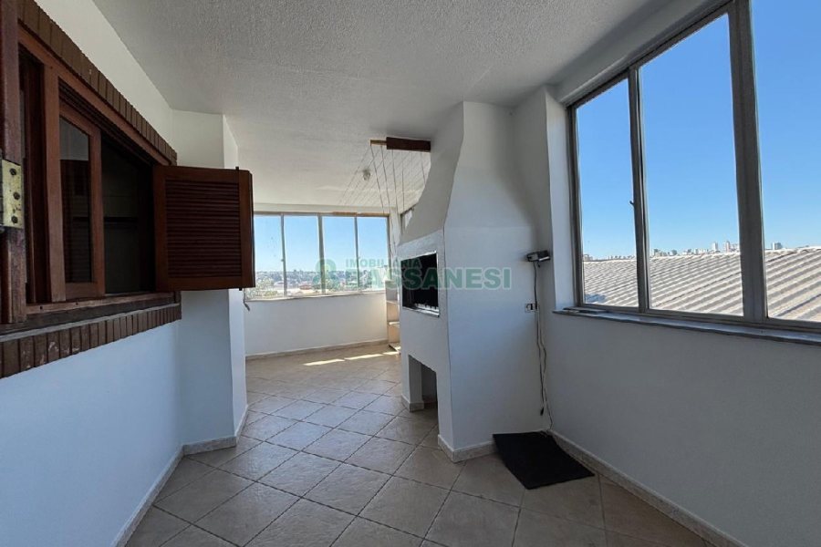 Apartamento com 240m², 3 dormitórios, 2 vagas, no bairro São José em Caxias do Sul para Alugar