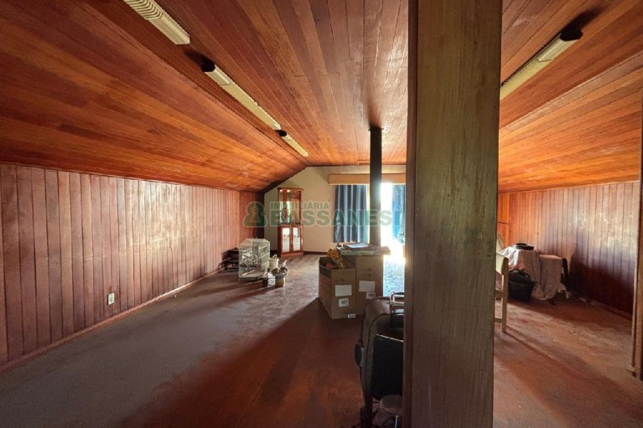 Apartamento com 240m², 3 dormitórios, 2 vagas, no bairro São José em Caxias do Sul para Alugar