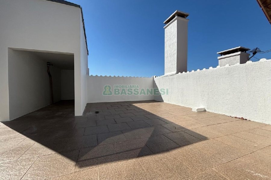 Apartamento com 240m², 3 dormitórios, 2 vagas, no bairro São José em Caxias do Sul para Alugar