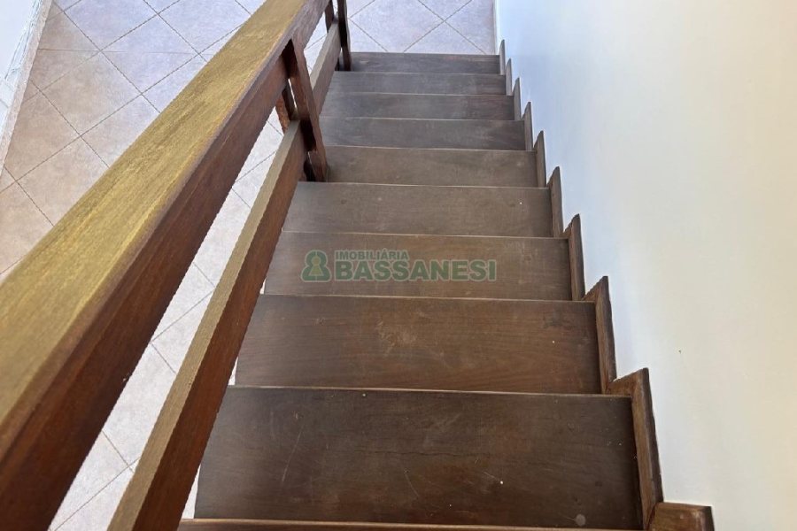 Apartamento com 240m², 3 dormitórios, 2 vagas, no bairro São José em Caxias do Sul para Alugar