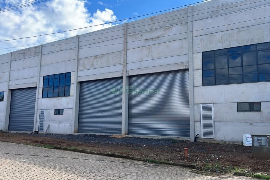 Pavilhão com 860m², no bairro Jardim das Hortências em Caxias do Sul para Alugar