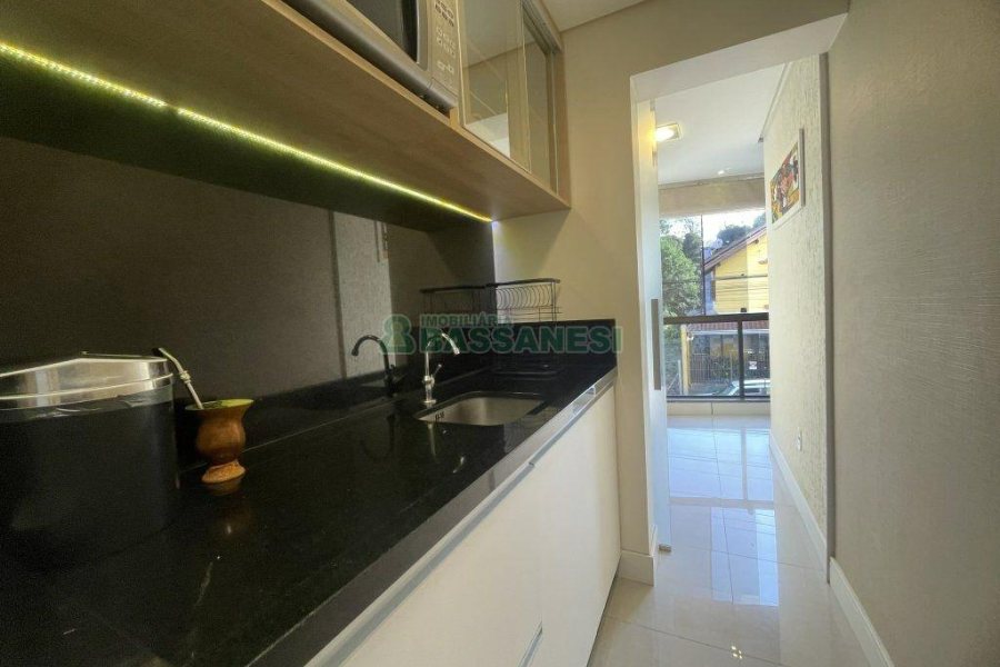 Apartamento com 86m², 2 dormitórios, 2 vagas, no bairro Nossa Senhora da Saúde em Caxias do Sul para Comprar