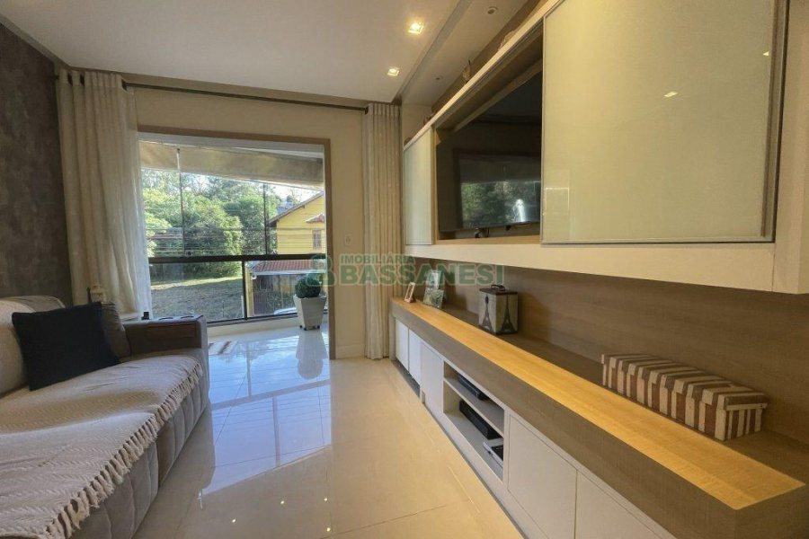 Apartamento com 86m², 2 dormitórios, 2 vagas, no bairro Nossa Senhora da Saúde em Caxias do Sul para Comprar