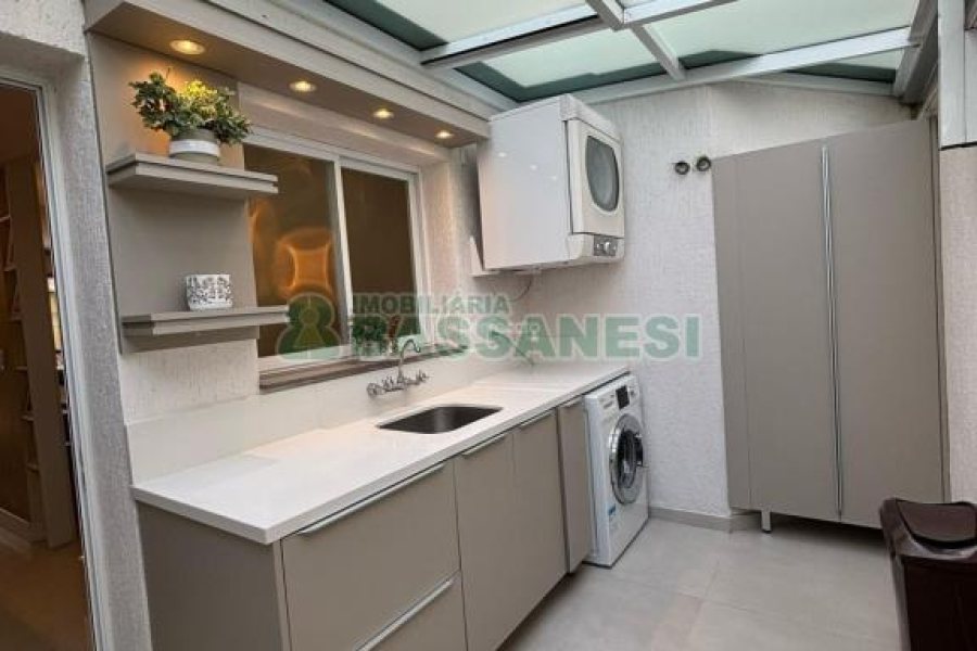 Apartamento com 86m², 2 dormitórios, 2 vagas, no bairro Nossa Senhora da Saúde em Caxias do Sul para Comprar