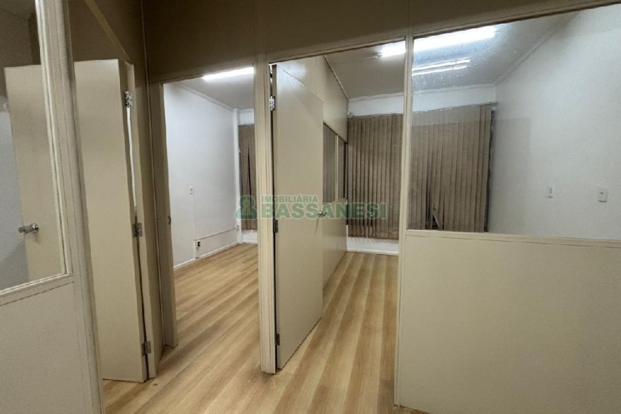 Loja com 102m², no bairro Centro em Caxias do Sul para Alugar