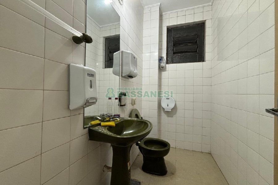 Loja com 102m², no bairro Centro em Caxias do Sul para Alugar