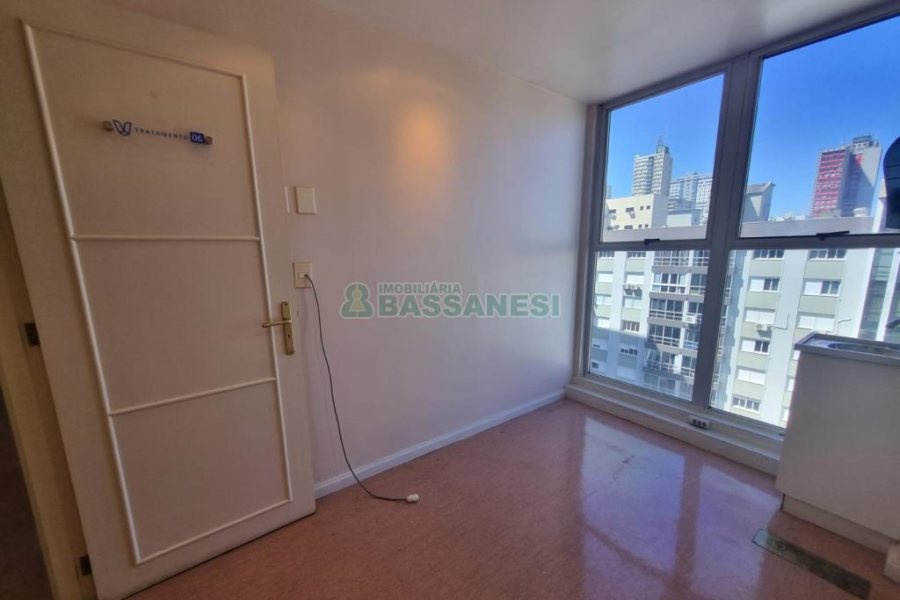 Sala com 200m², 1 vaga, no bairro Centro em Caxias do Sul para Alugar