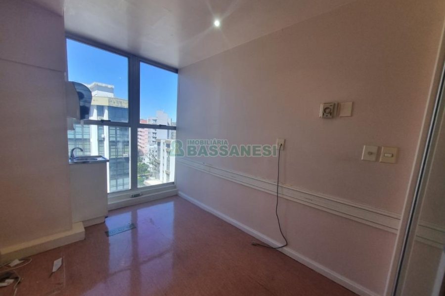 Sala com 200m², 1 vaga, no bairro Centro em Caxias do Sul para Alugar