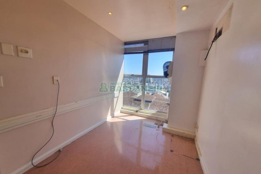 Sala com 200m², 1 vaga, no bairro Centro em Caxias do Sul para Alugar
