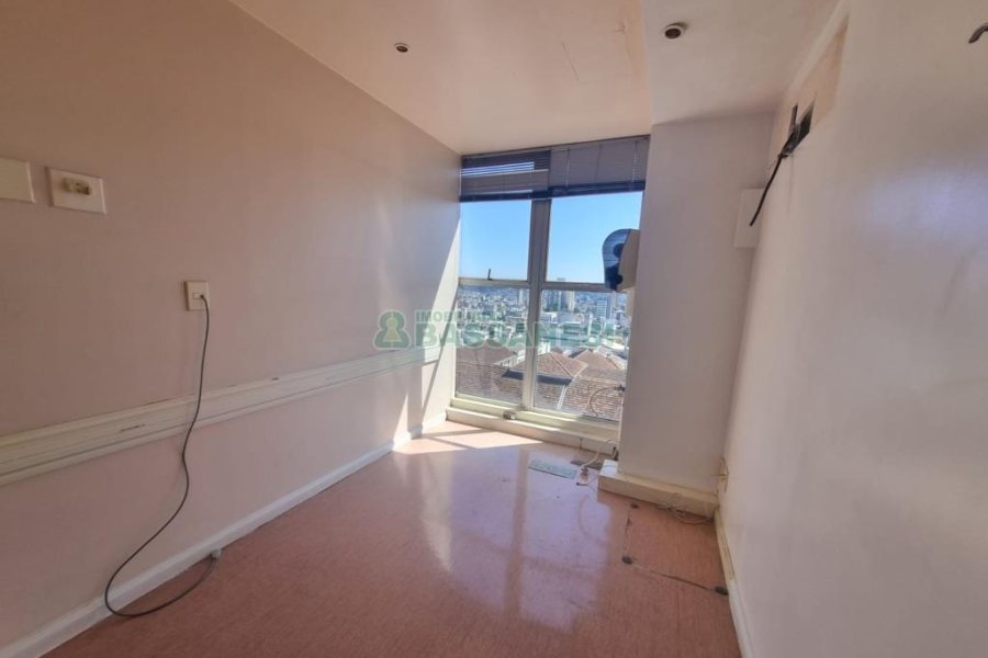Sala com 200m², 1 vaga, no bairro Centro em Caxias do Sul para Alugar