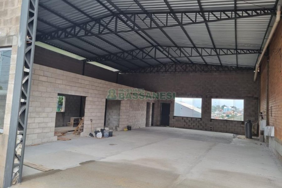 Pavilhão com 207m², no bairro Esplanada em Caxias do Sul para Alugar