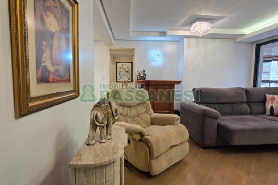 Apartamento com 198m², 3 dormitórios, 2 vagas, no bairro Centro em Caxias do Sul para Comprar