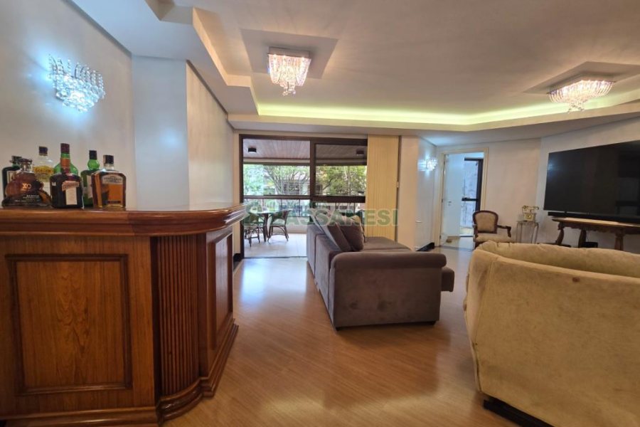 Apartamento com 198m², 3 dormitórios, 2 vagas, no bairro Centro em Caxias do Sul para Comprar